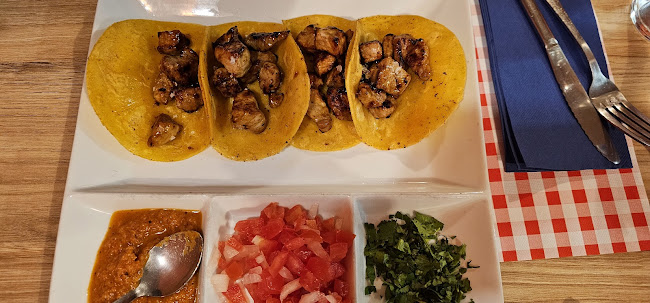 restauranteelnopal.com