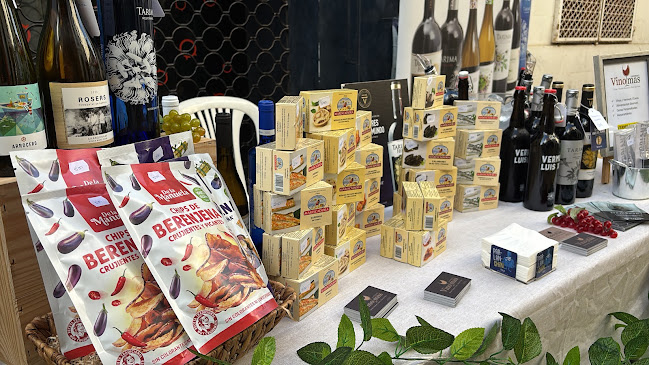 Comments and reviews of Vinoymás EXPERIENCE Tienda Gourmet•Catas•Club del Vino.