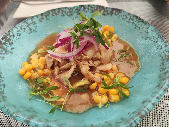 Lucira Restaurante Open Times