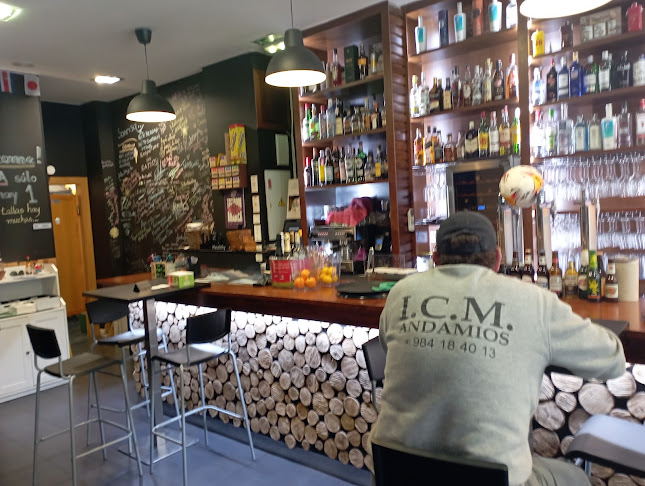 La Movida Café Bar Phone number