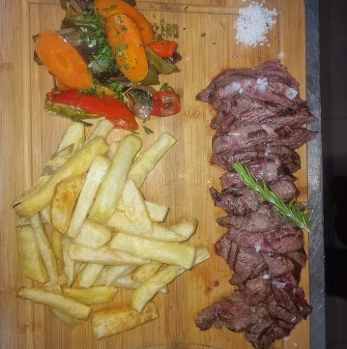 555 Restaurante puerto - Gastronomía y hostelería