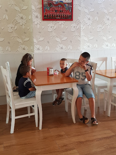 Comments and reviews of Café Deluxe