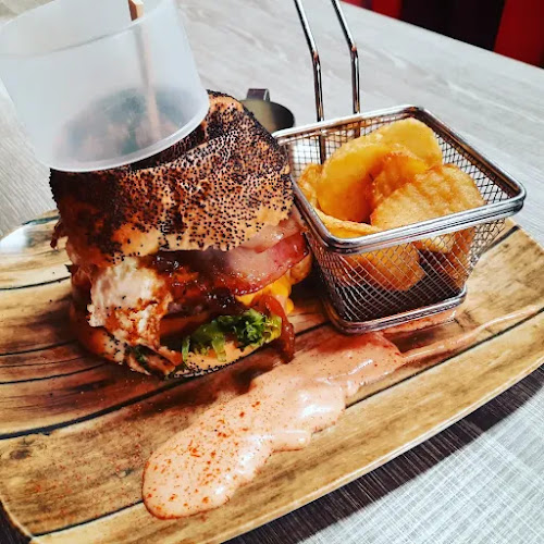 Opinii despre Bar hamburgueseria el desmadre în Santa Lucía de Tirajana - Gastronomía y hostelería