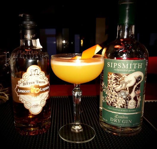 Maorí Cocktail Bar Open Times