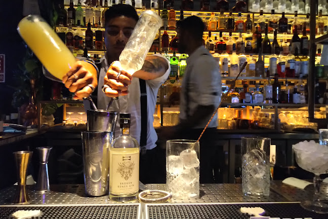 La Perla Club - 71 Oysterbar - Gastronomía y hostelería