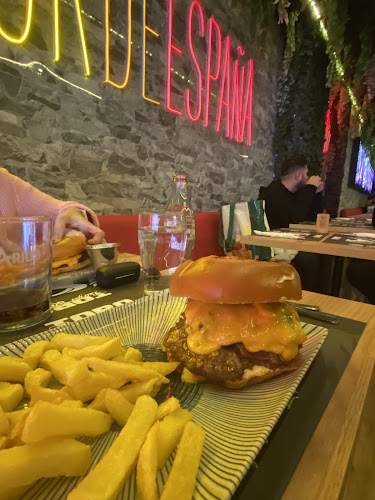 C. de Emilio Ferrari, 26, Cdad. Lineal, 28017 Madrid