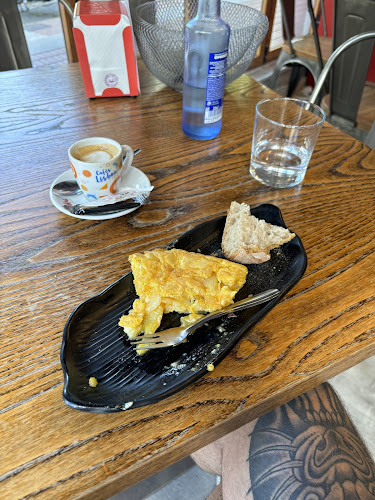 Comments and reviews of La Dama