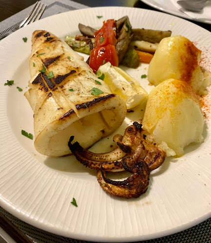 555 Restaurante puerto - Gastronomía y hostelería