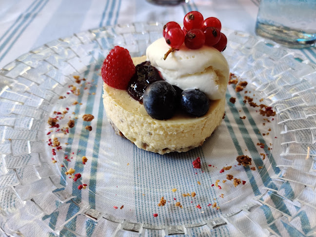 Comments and reviews of Urrechu Velázquez