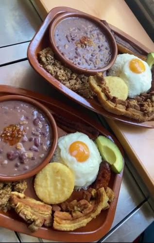 RESTAURANTE COLOMBIANO LA FONDA - Gastronomía y hostelería