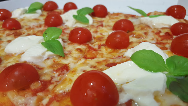 Rúa Vila de Ordes, 16, 15100 Carballo, A Coruña