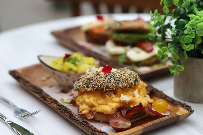 Comentarii opinii despre Colibri Brunch & Tapa Paellas