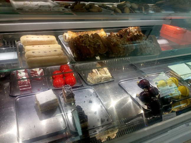 Pastelería-Cafetería-Heladería Balada Phone number