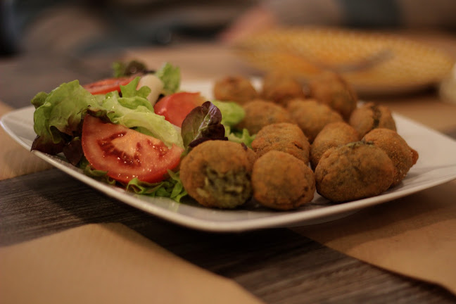 C. Real de Cartuja, 32, Albaicín, 18012 Granada