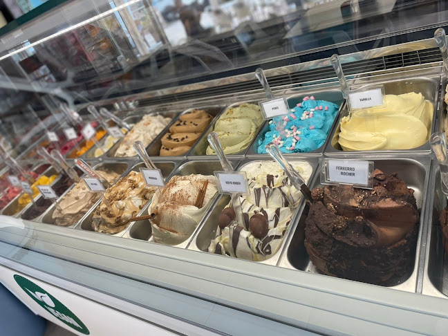 Opinii despre Baires gelato & coffee în Fuengirola - Gastronomía y hostelería