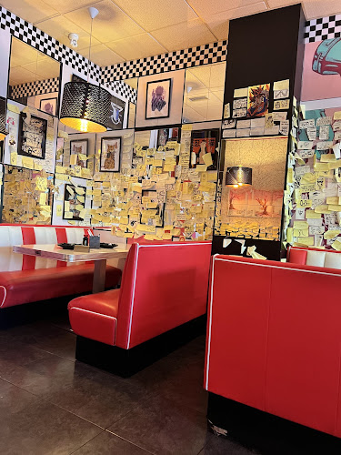 Av. Médicos sin Frontera, 8, 41020 Sevilla