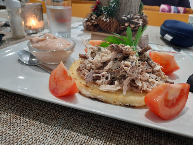 Yake's Cafetería Restaurante Open Times