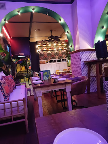 C. Luis Montoto, 32, 41018 Sevilla