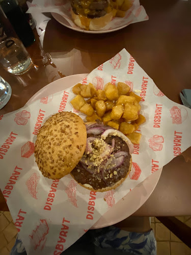 Comments and reviews of Disbarat Menorca - Hamburgueseria en Maó