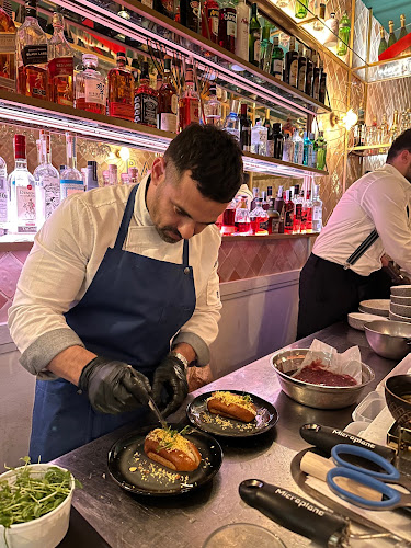 La Perla Club - 71 Oysterbar Phone number