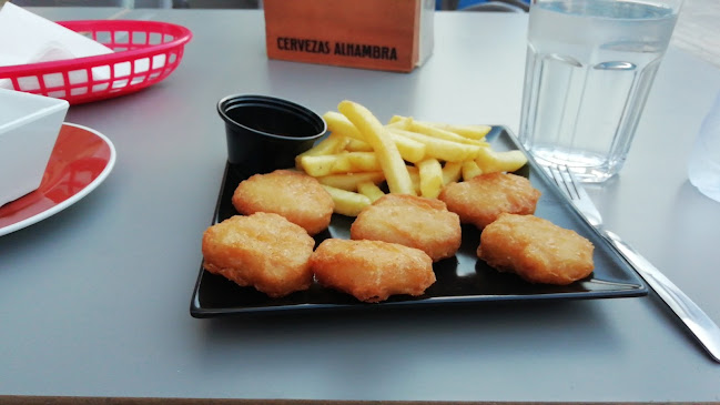 Opinii despre La Bomba Hamburguesería în Benetússer - Gastronomía y hostelería