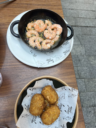 Comments and reviews of CASA MANOLO TAPAS BAR SEVILLANO