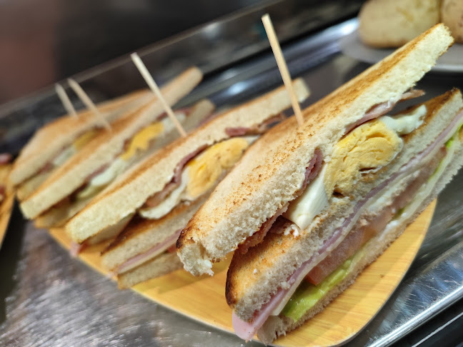 Café Bar Camba de Elorrieta Open Times