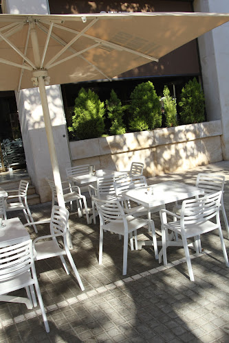 Carrer de Pedro i Pons, 11, Les Corts, 08034 Barcelona