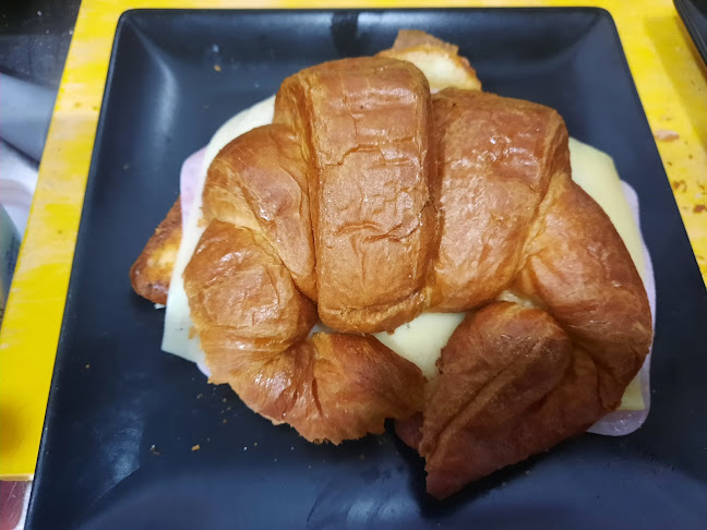 C. de Cardeñosa, 12, Puente de Vallecas, 28053 Madrid