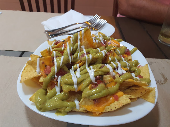 Mundo Burger Open Times