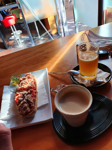 Comments and reviews of Cafetería Coliseum