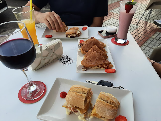 Comments and reviews of Cafetería Puesta De Sol