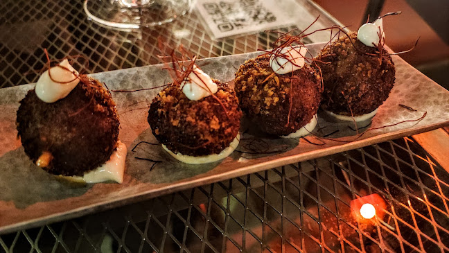 Lynch - Food and Cocktails