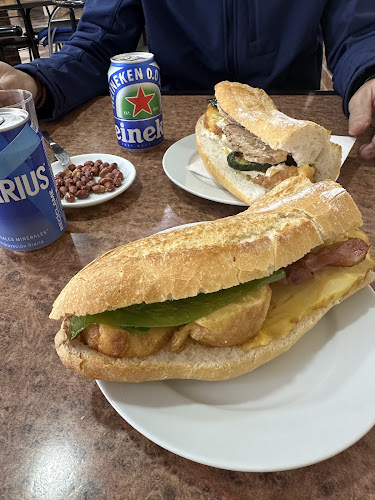 Bar Cerveceria Mena Rojas