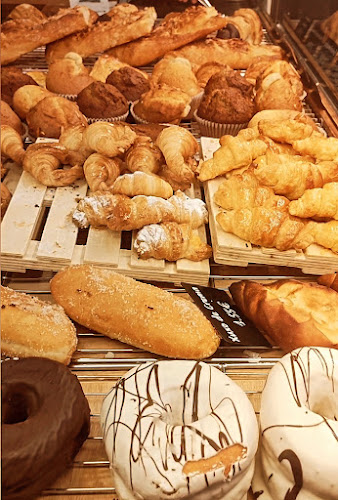 Reviews of Panet Maduixa - Forn de Pa, Pastisseria i Cafeteria in Sant Boi de Llobregat - Gastronomía y hostelería
