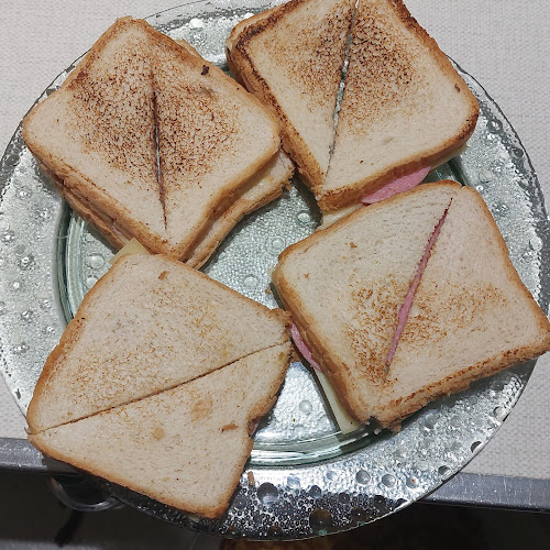 Café-Bar Taxi Phone number