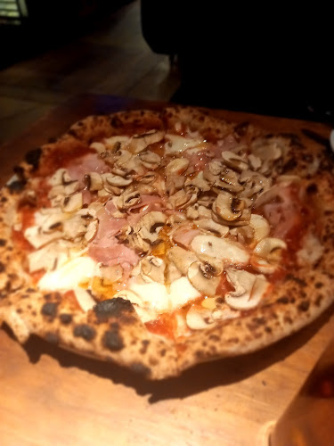 Reviews of Frankie Gallo Cha Cha Cha | Pizzería Raval in Barcelona - Gastronomía y hostelería