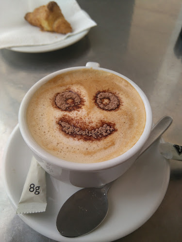 Opinii despre La Perla Montgat Fleca Cafeteria în Montgat - Gastronomía y hostelería