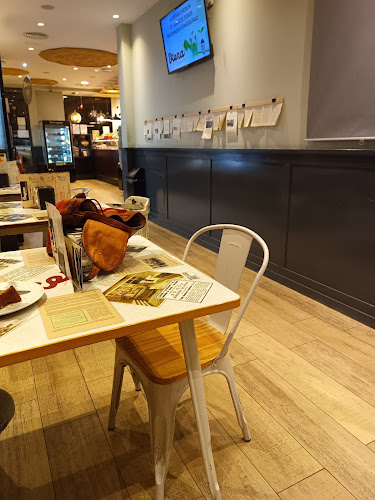 Viena Capellanes Phone number