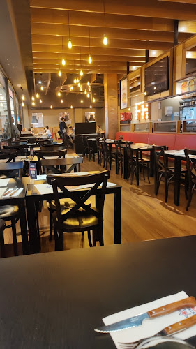 Foster's Hollywood Phone number