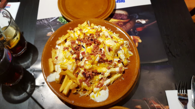 Comments and reviews of Foster's Hollywood