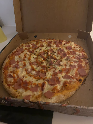 Av. de la Reina Mercedes, 41012 Sevilla