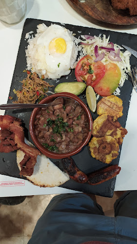 Av. José María Javierre, 8, 41006 Sevilla