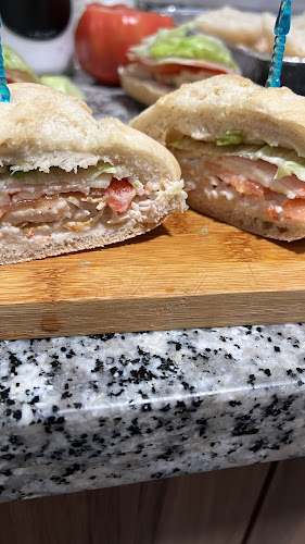 Opinii despre Bar Me Da Lo Mismo în Málaga - Gastronomía y hostelería