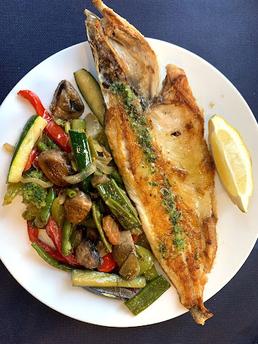 Carrer dels Nou Pins, 36, Nou Barris, 08016 Barcelona