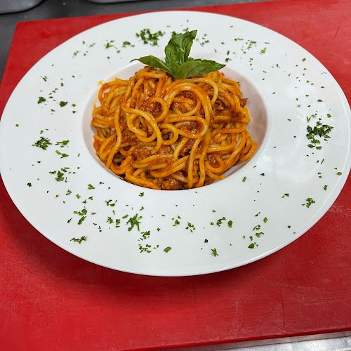 Pizzeria Everest - Gastronomía y hostelería