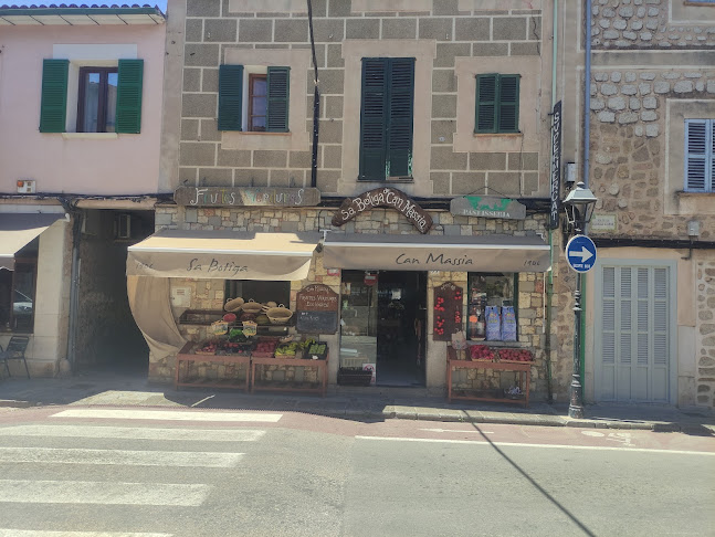 Poetessa Francisca Alcover, 67, 07100 Sóller, Illes Balears