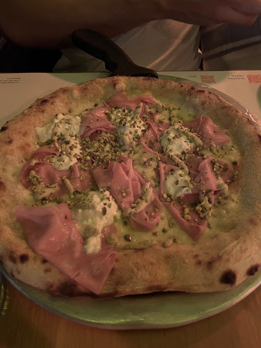 Restaurante Bella's Open Times