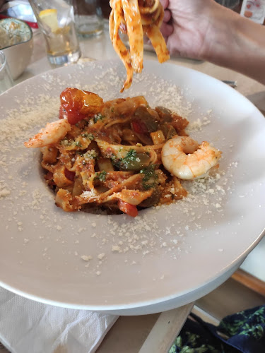 Av. Pdte. Adolfo Suárez, 12, local bajo, 41011 Sevilla