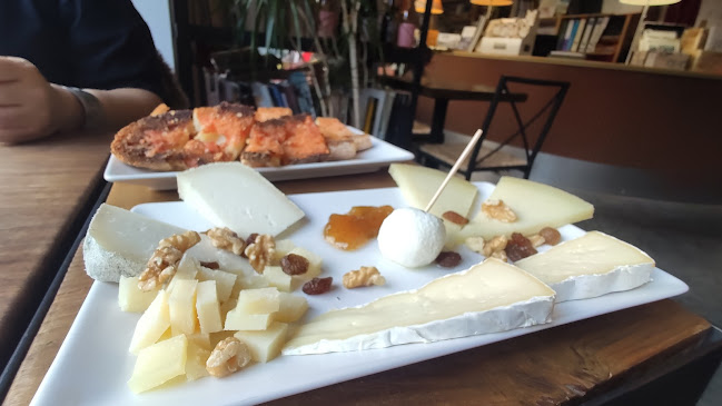 Somia Vins i Llibres - Gastronomía y hostelería